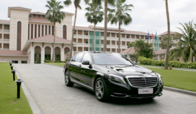 Vinpearl Đà Nẵng đưa đón khách VIP với Mercedes-Benz S 400 L