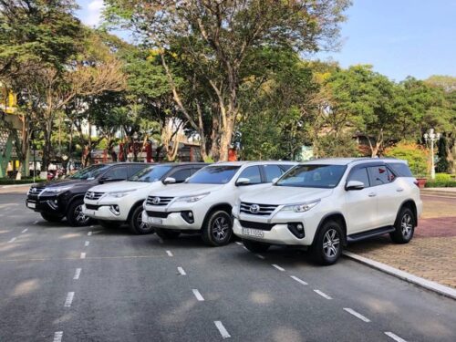 Thuê xe Huy Đạt cung cấp dịch vụ xe 7 chỗ có cốp rộng sân bay Tân Sơn Nhất với Đội xe đa dạng và chất lượng