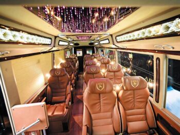 Thuê Xe Limousine 17 Chỗ Hà Nội – Đẳng Cấp Sang Trọng Cho Mọi Hành Trình