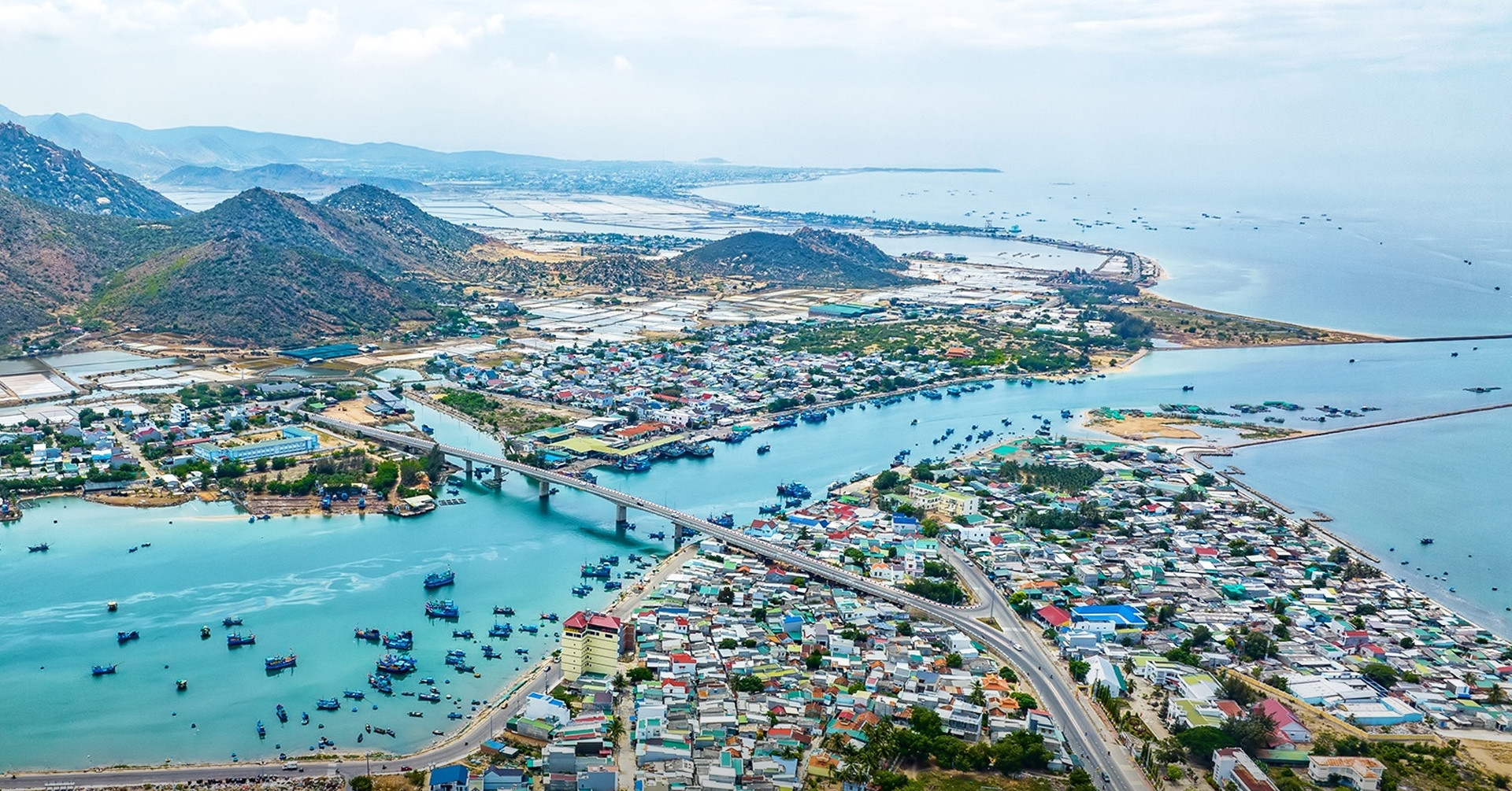 Hướng Dẫn Di Chuyển Bằng Các Phương Tiện Khi Đi Du Lịch Ninh Chữ